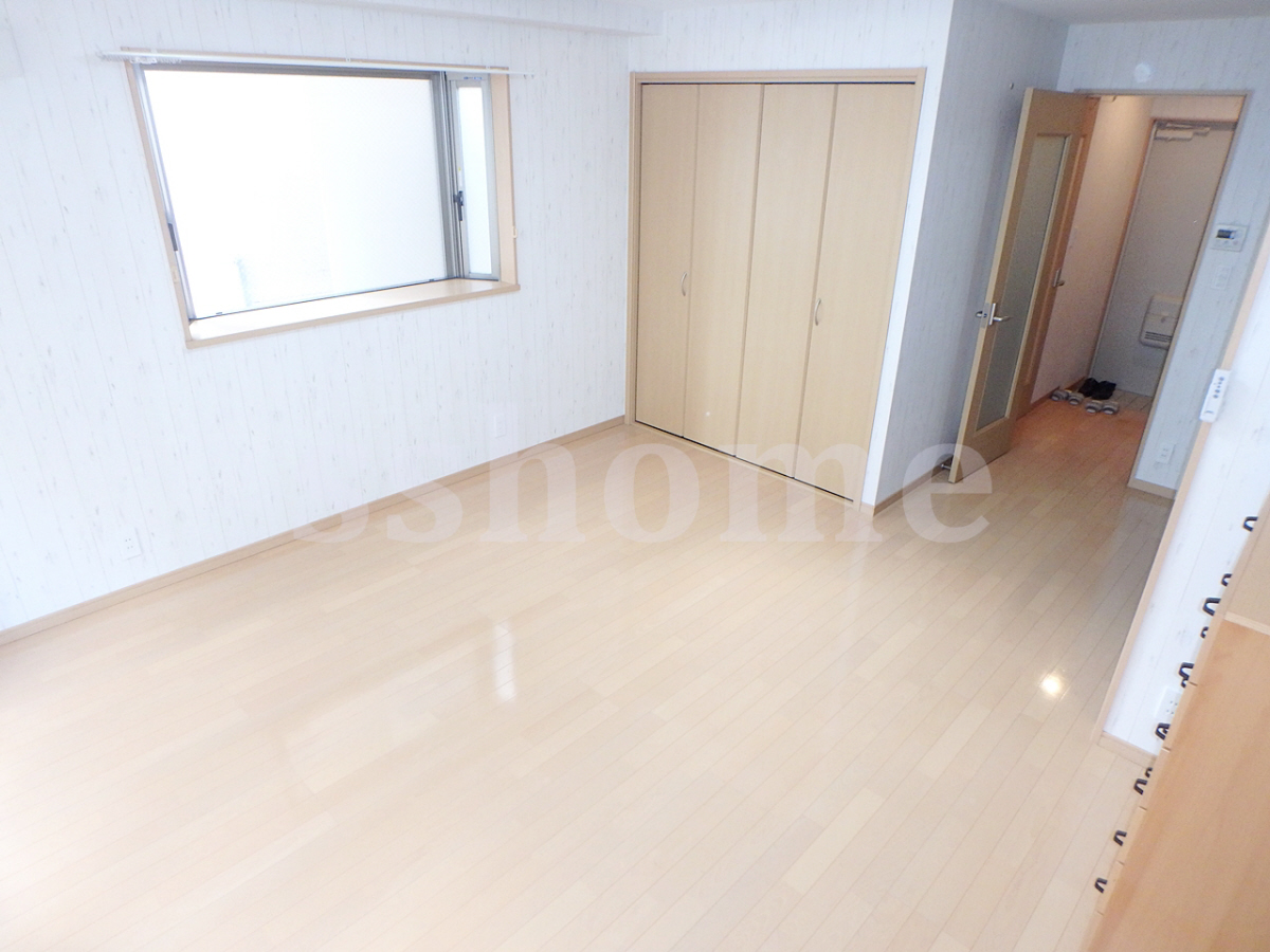 寝室 洋室☆出窓があります♪ 写真15