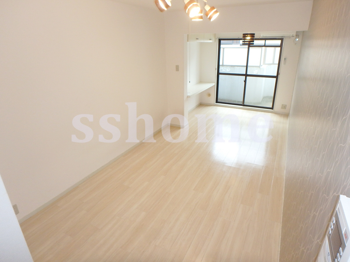 リビング 広々とした室内 写真2