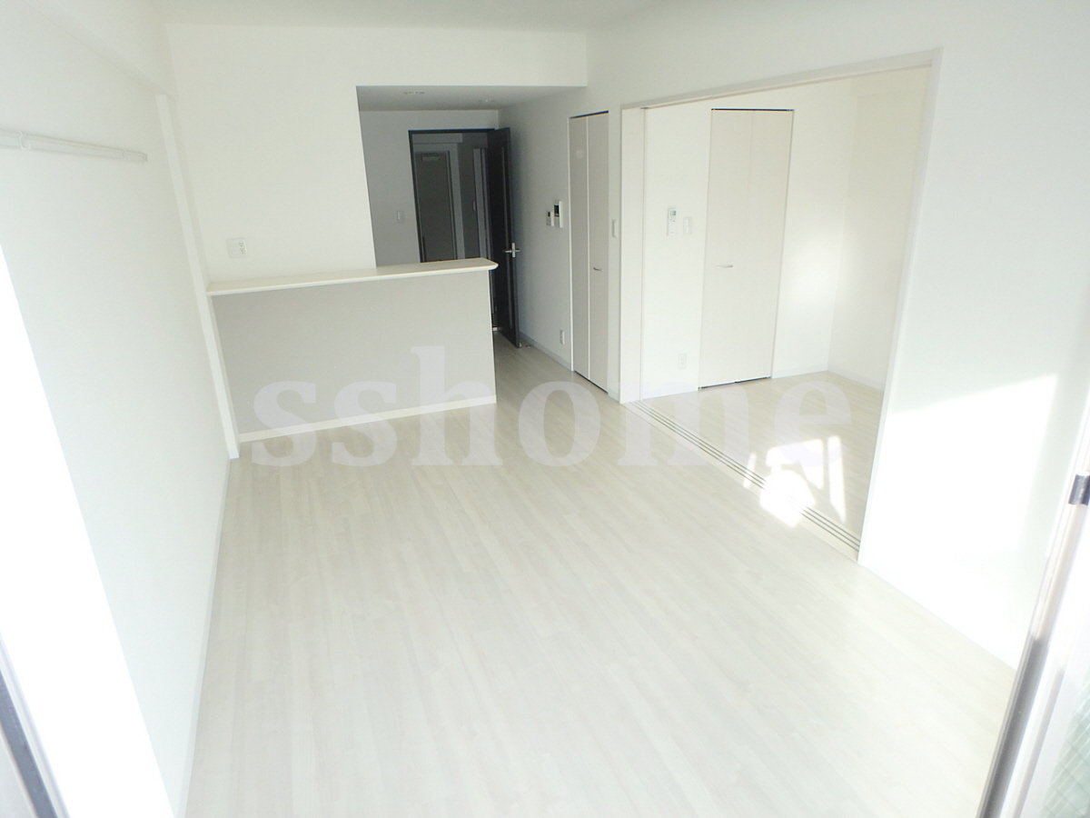 リビング カウンターのあるリビング 写真2