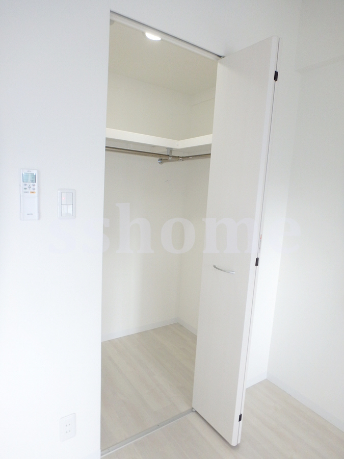 収納 ウォークインクローゼット 写真5