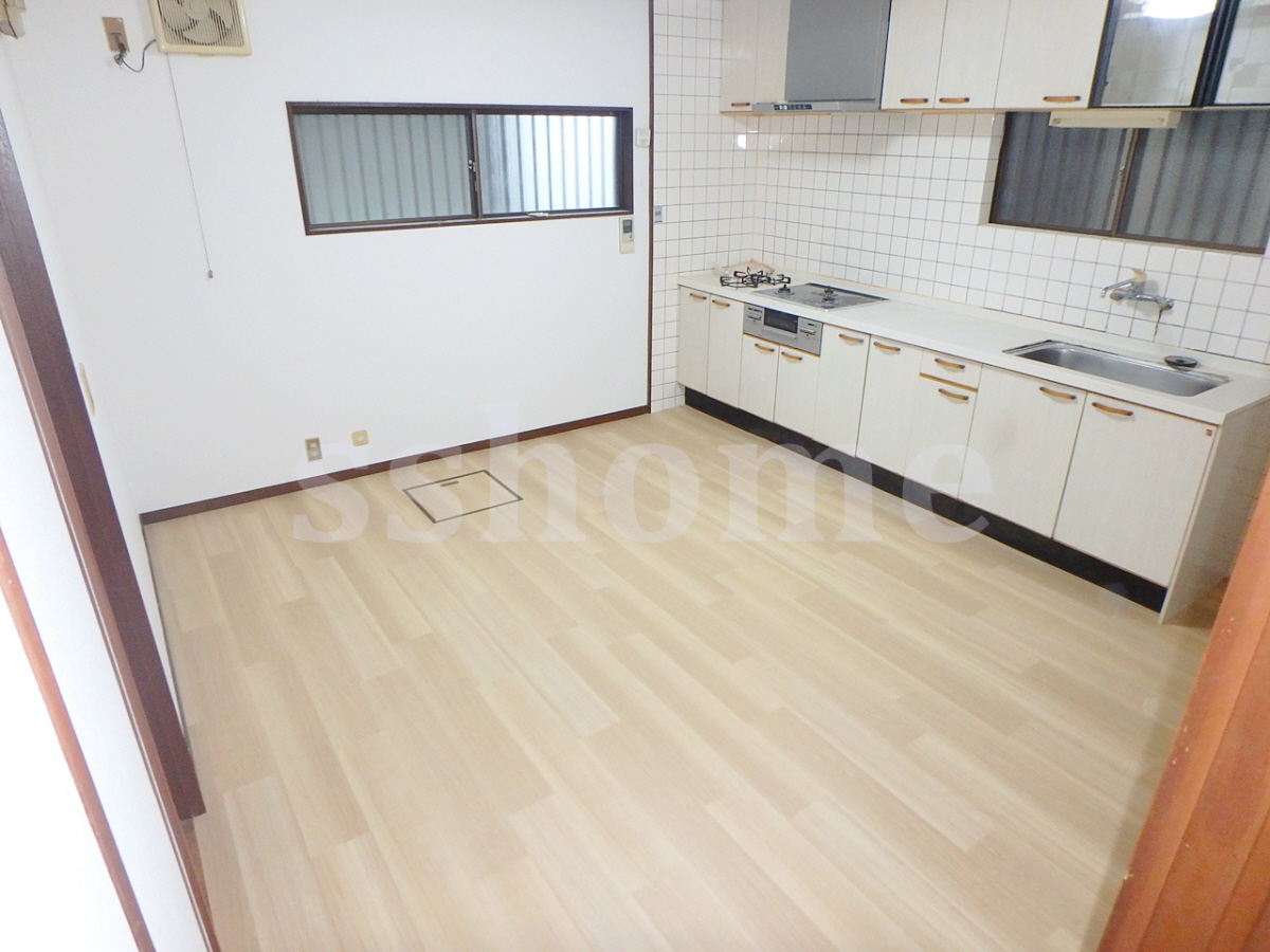 リビング 広くてきれいなリビングです♪ 写真2