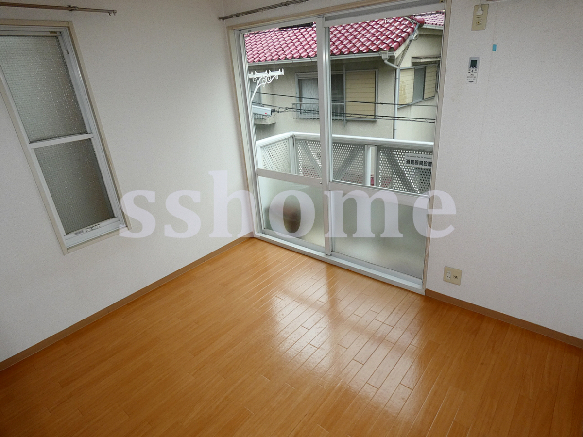 寝室 2面採光の角部屋です☆ 写真15