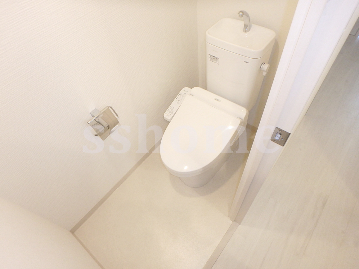 トイレ 温水洗浄便座 写真8