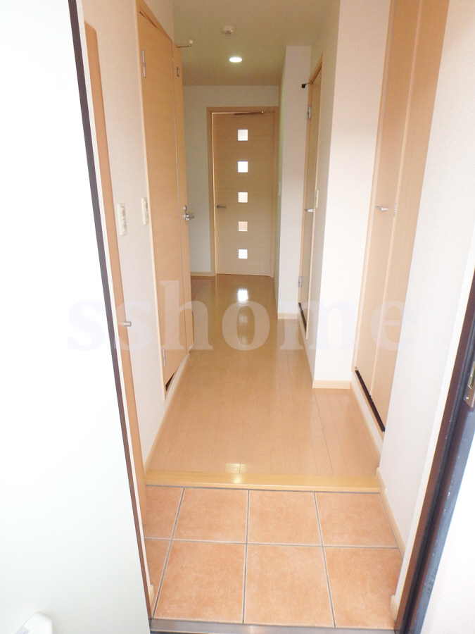 玄関 廊下も素敵です 写真12