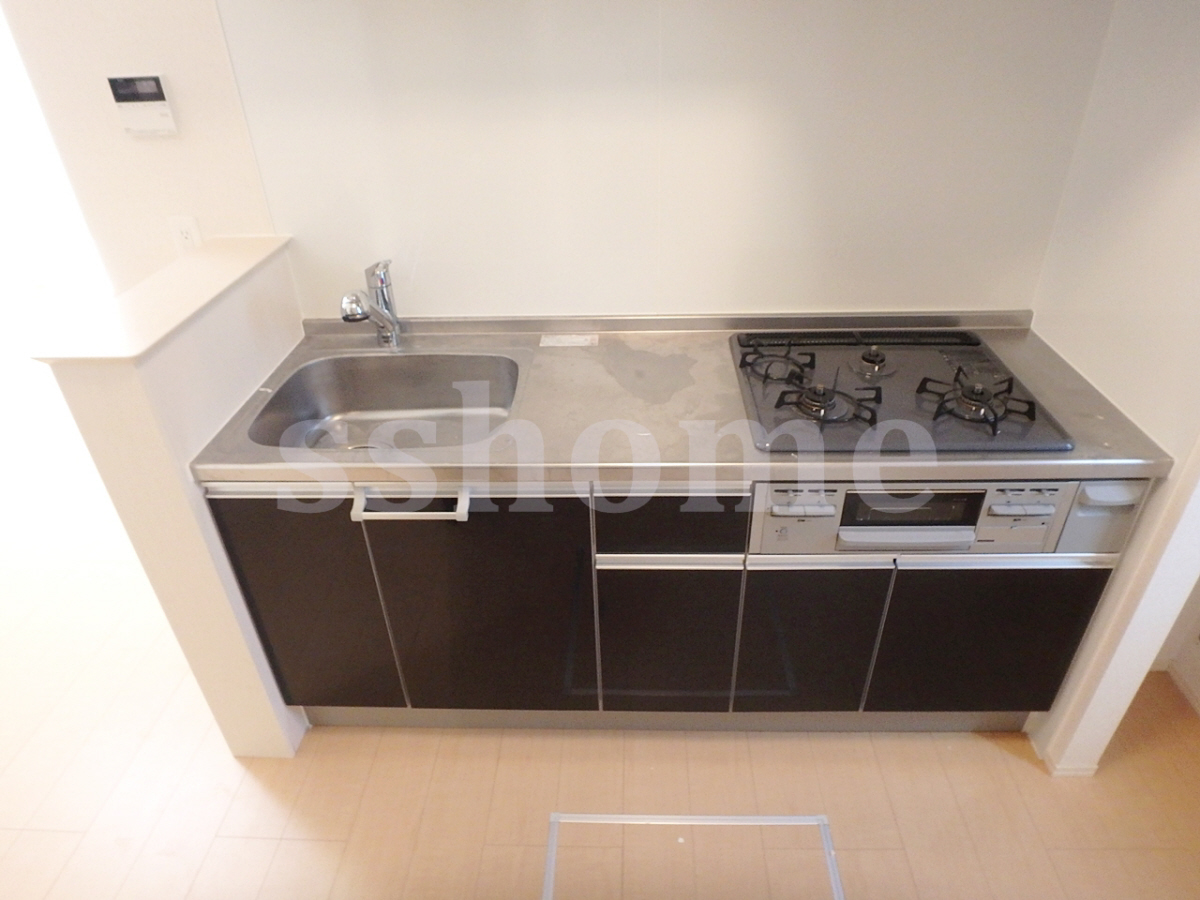 キッチン 3口ガスコンロのシステムキッチン 写真3