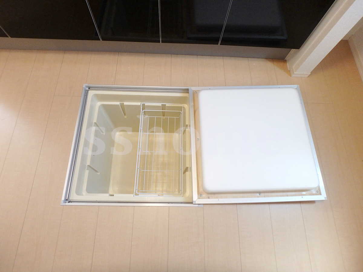 収納 1階の特権、床下収納付き☆ 写真19