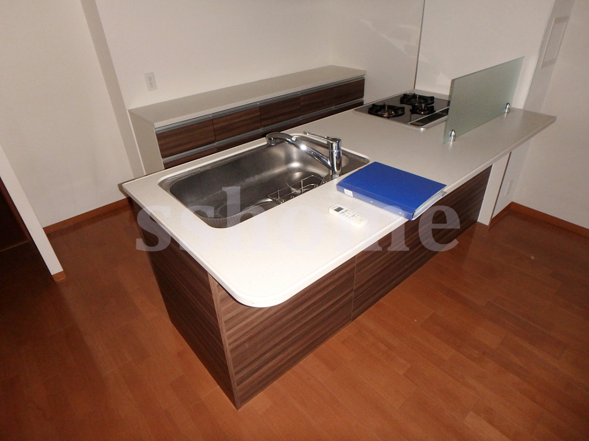 キッチン ガス3口の素敵なカウンター付システムキッチン 写真3