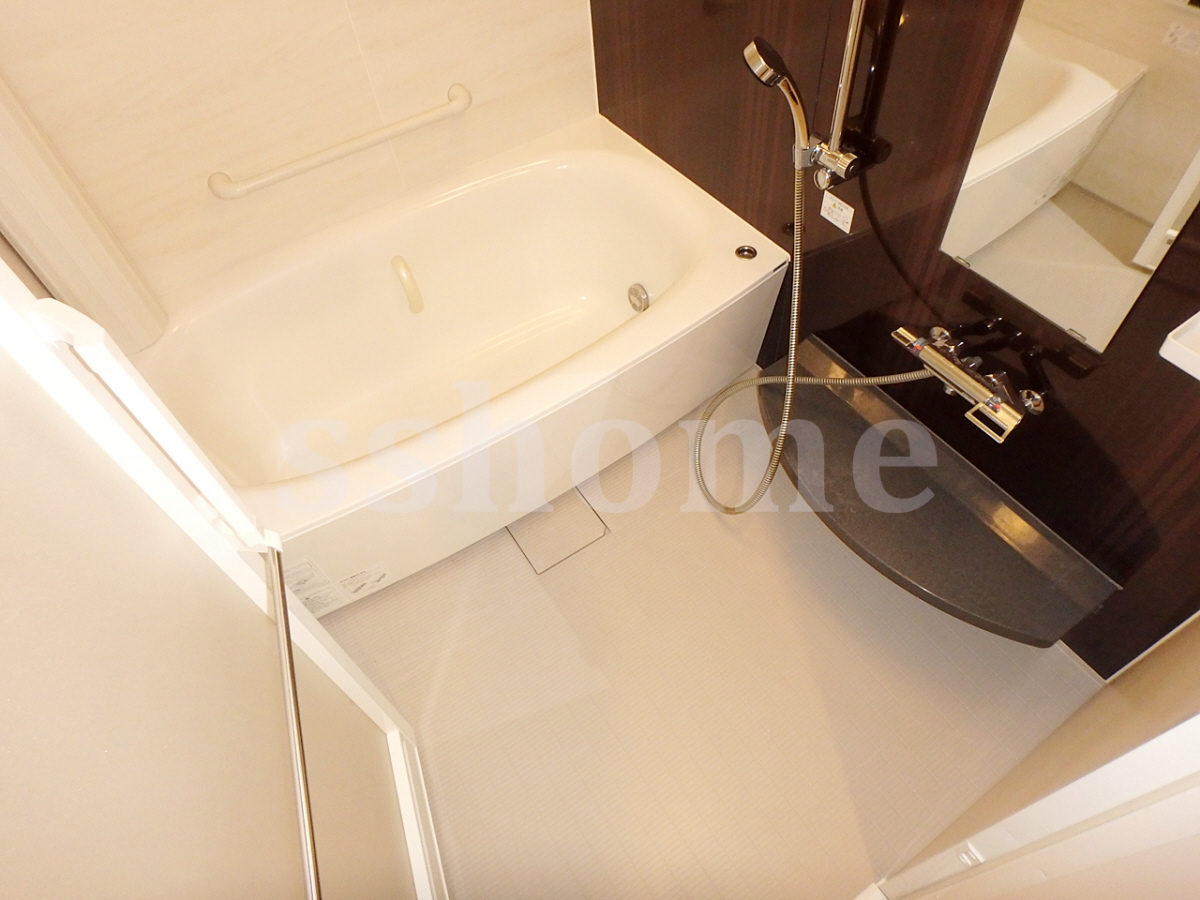 バス 清潔感ある浴室 写真4