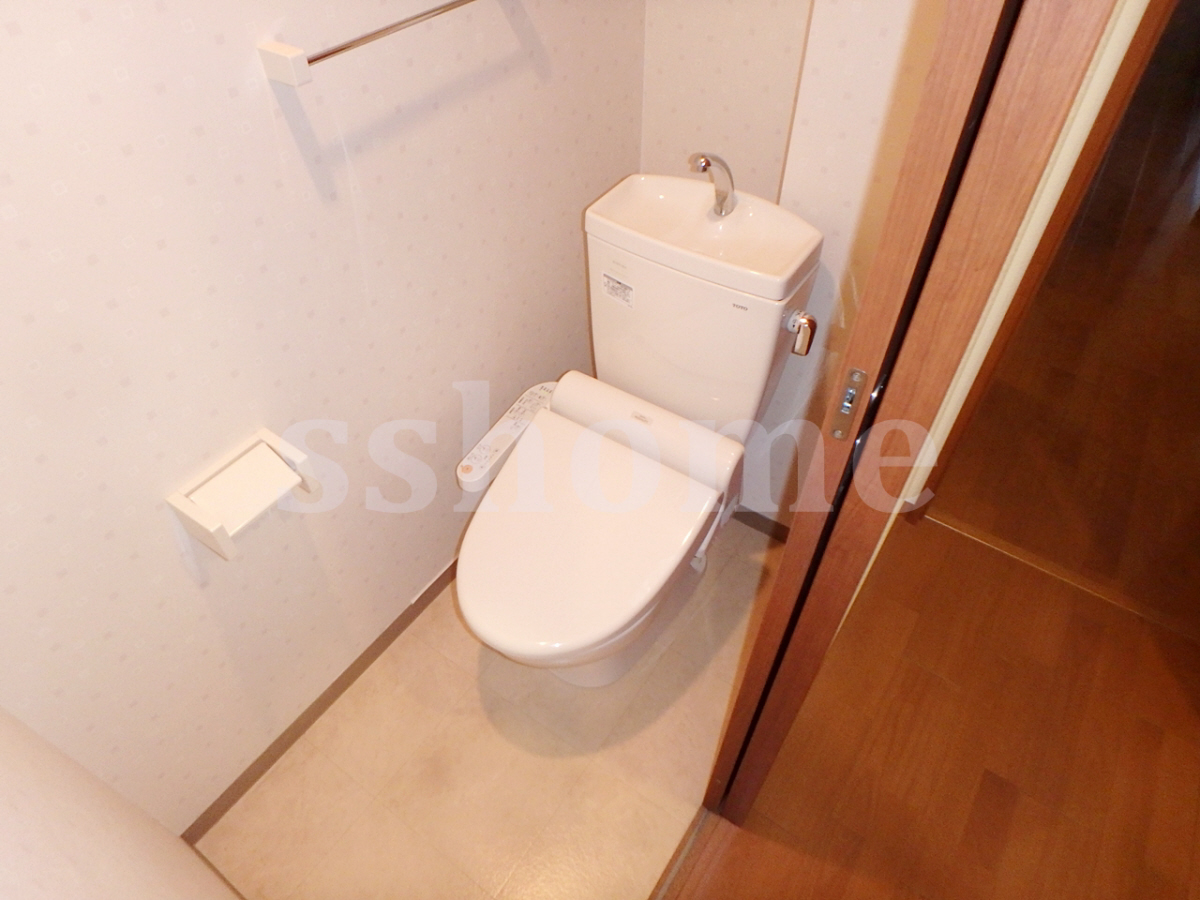 トイレ 温水洗浄便座 写真8