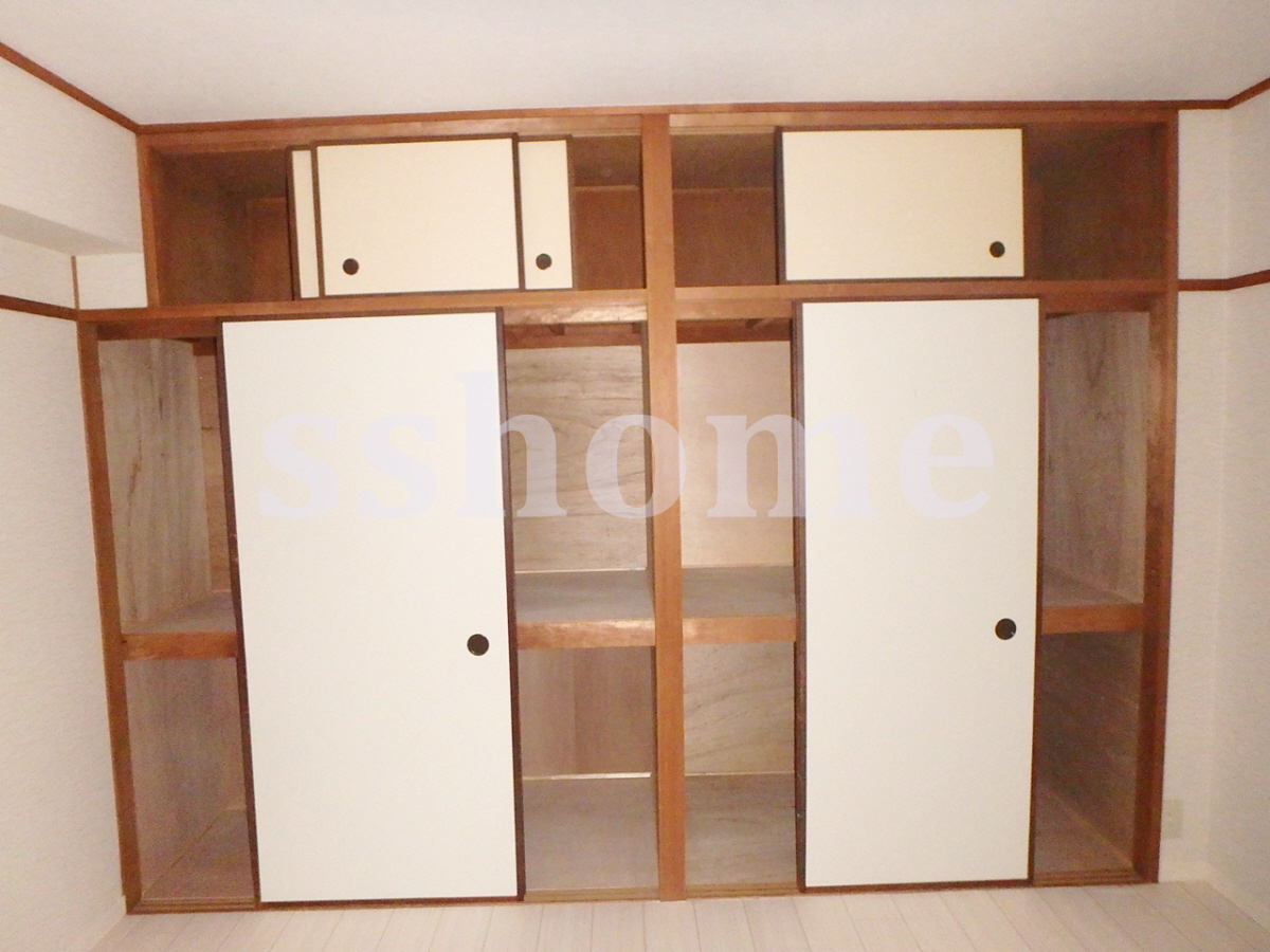 収納 壁一面の押入れ 写真5