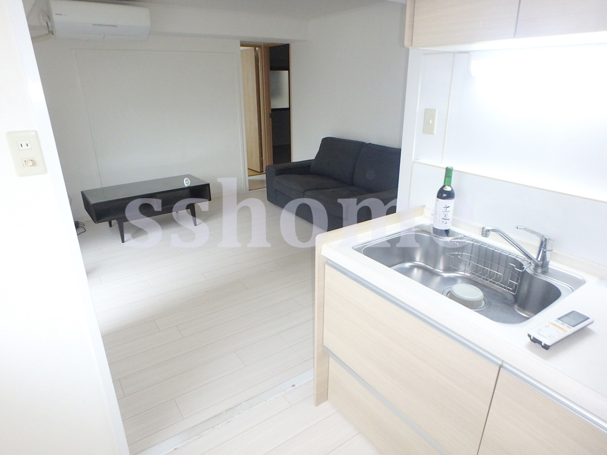 内装 白いフローリング 写真14