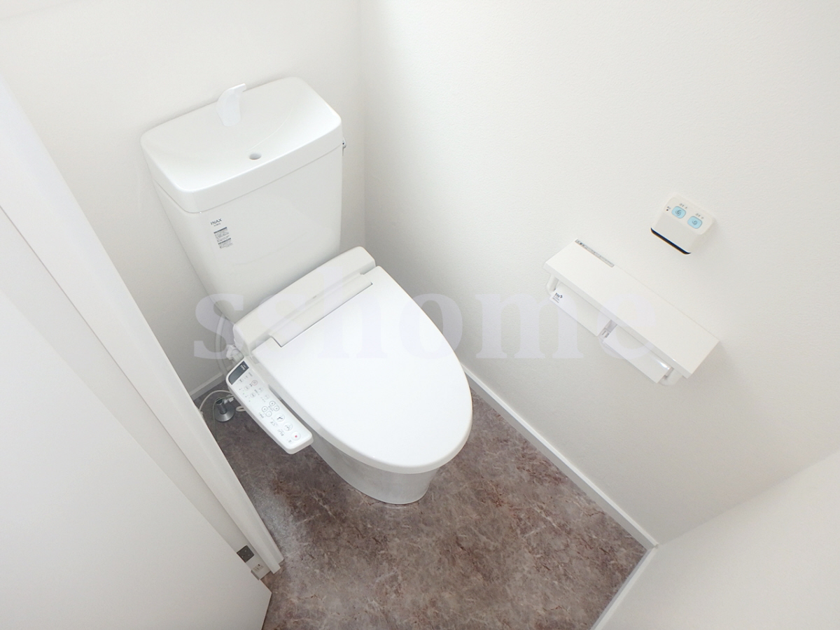 トイレ 窓付きの明るいトイレ☆ウォシュレット☆ 写真8