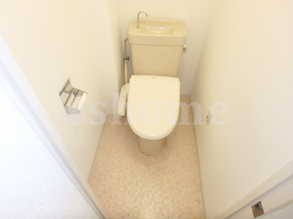 トイレ 温水洗浄便座 写真8