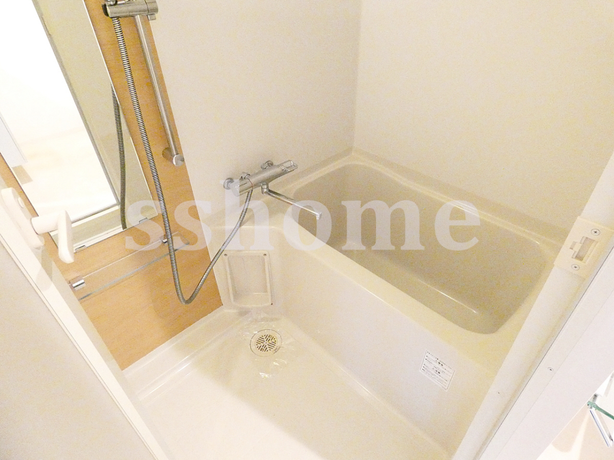 バス ゆったり入れるバスルーム 写真4