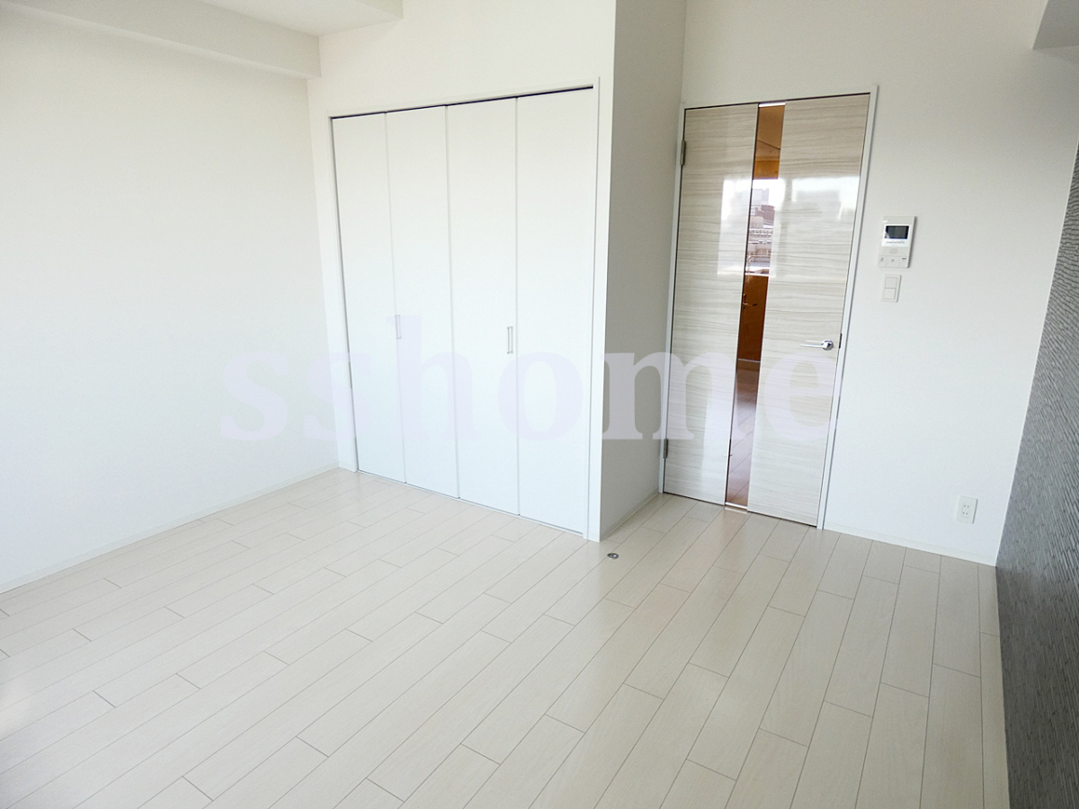 寝室 白黒のモノトーンのお部屋 写真15