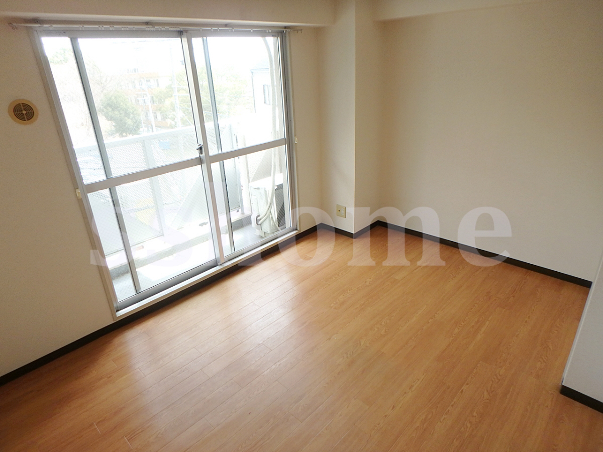 リビング 明るくてきれいな洋室です☆ 写真2