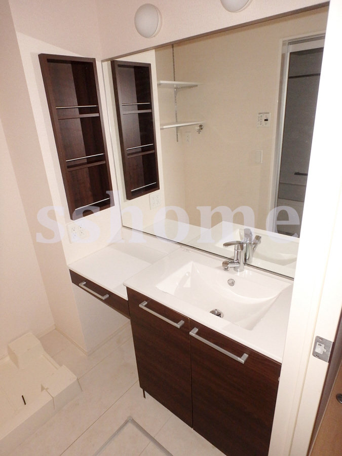 洗面所 シャンプードレッサー☆ 写真9