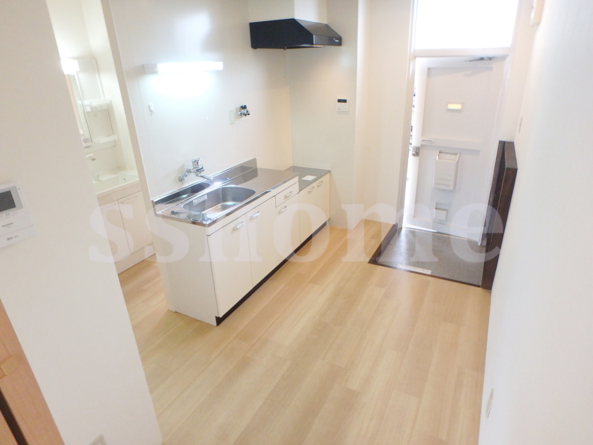 内装 フローリング☆ 写真14