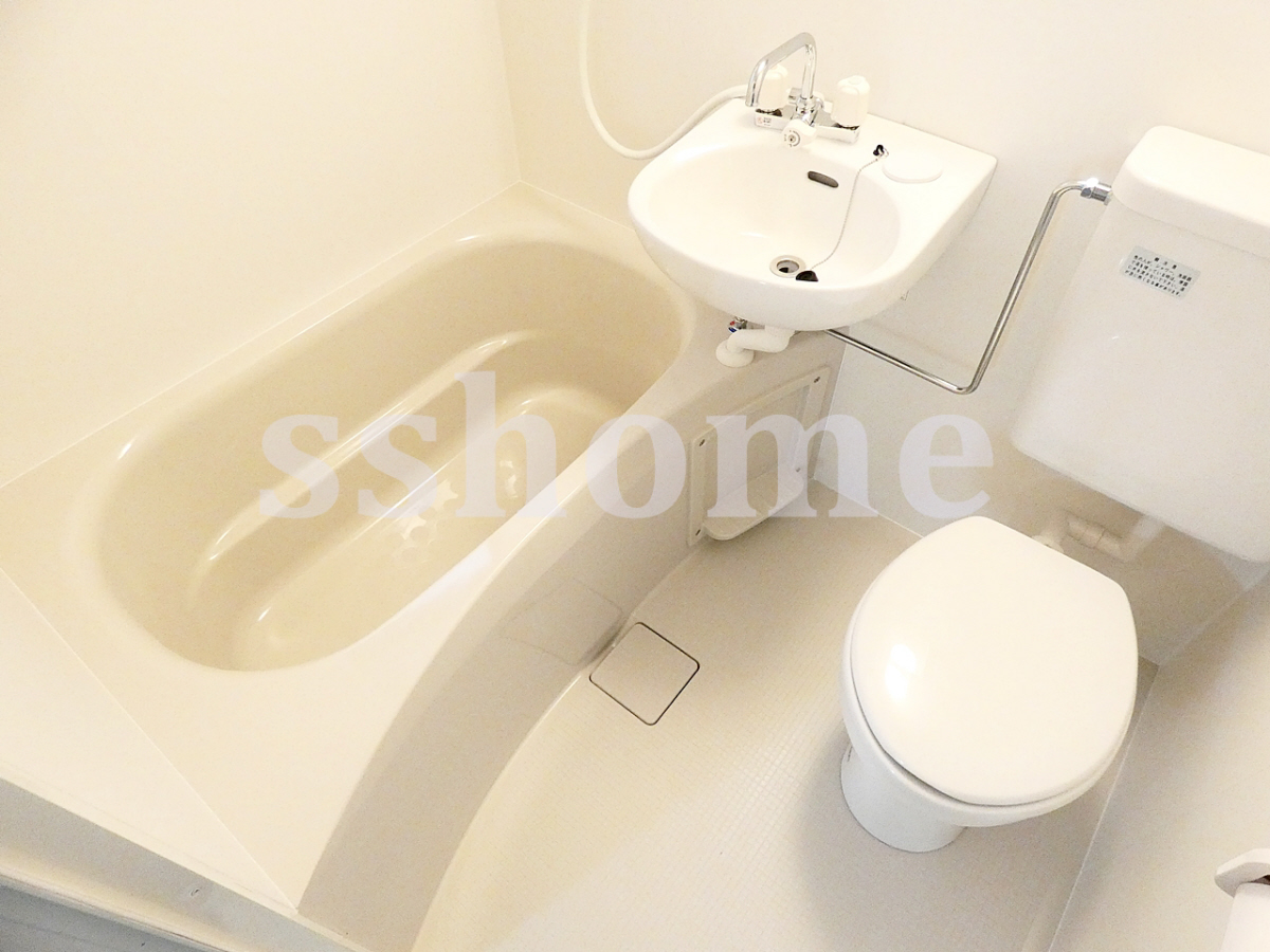 バス 新品交換済みユニットバス♪窓が有るのも嬉しいです☆ 写真4