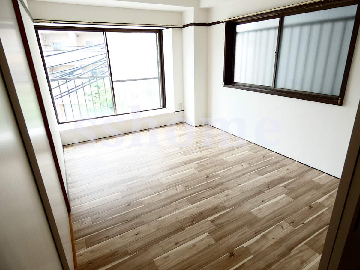 その他部屋・スペース 2面採光の洋室 写真6