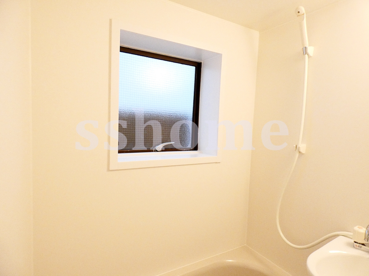 その他部屋・スペース お風呂の窓 写真20