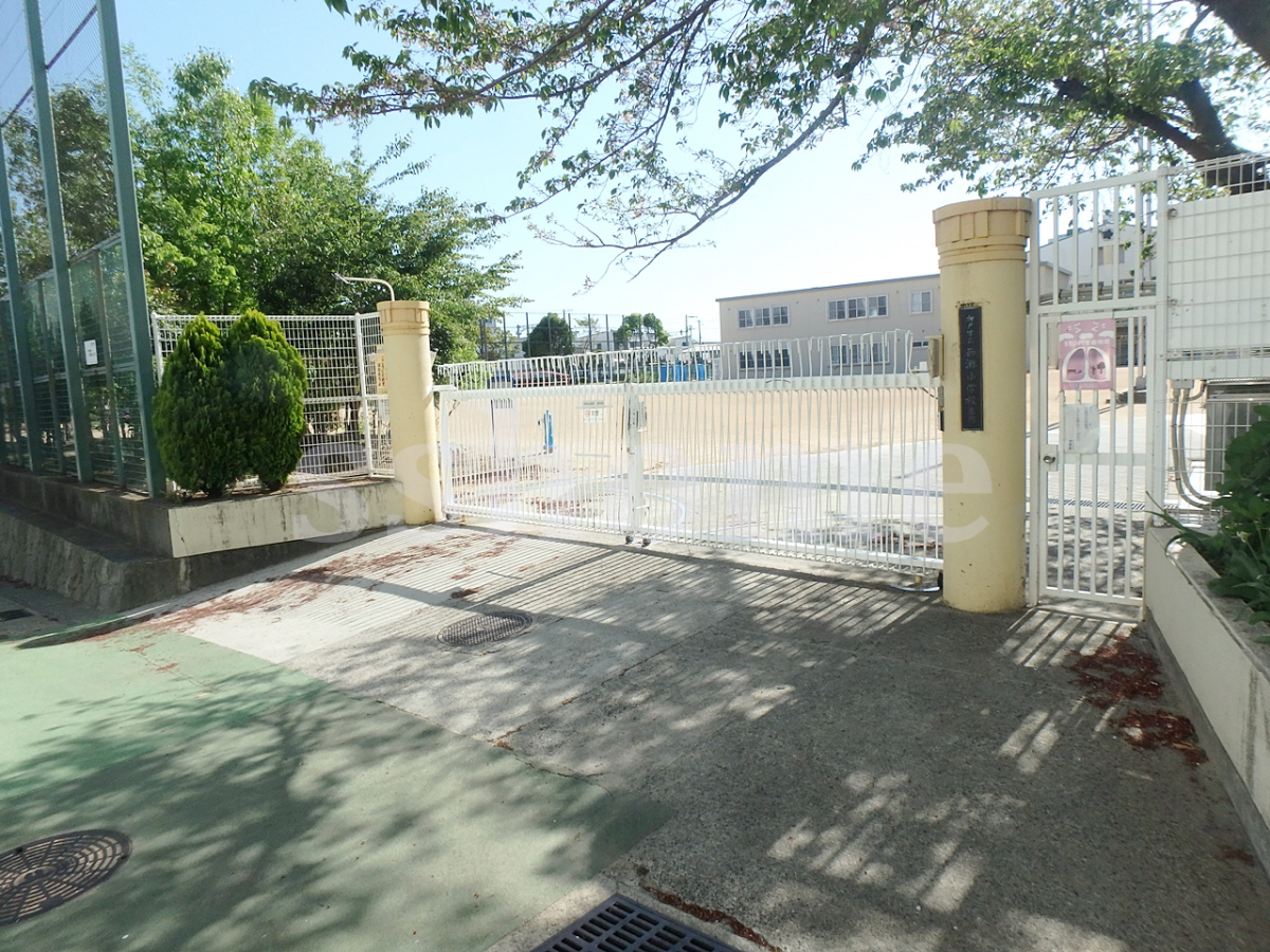 西灘小学校まで396m (徒歩5分) 写真21