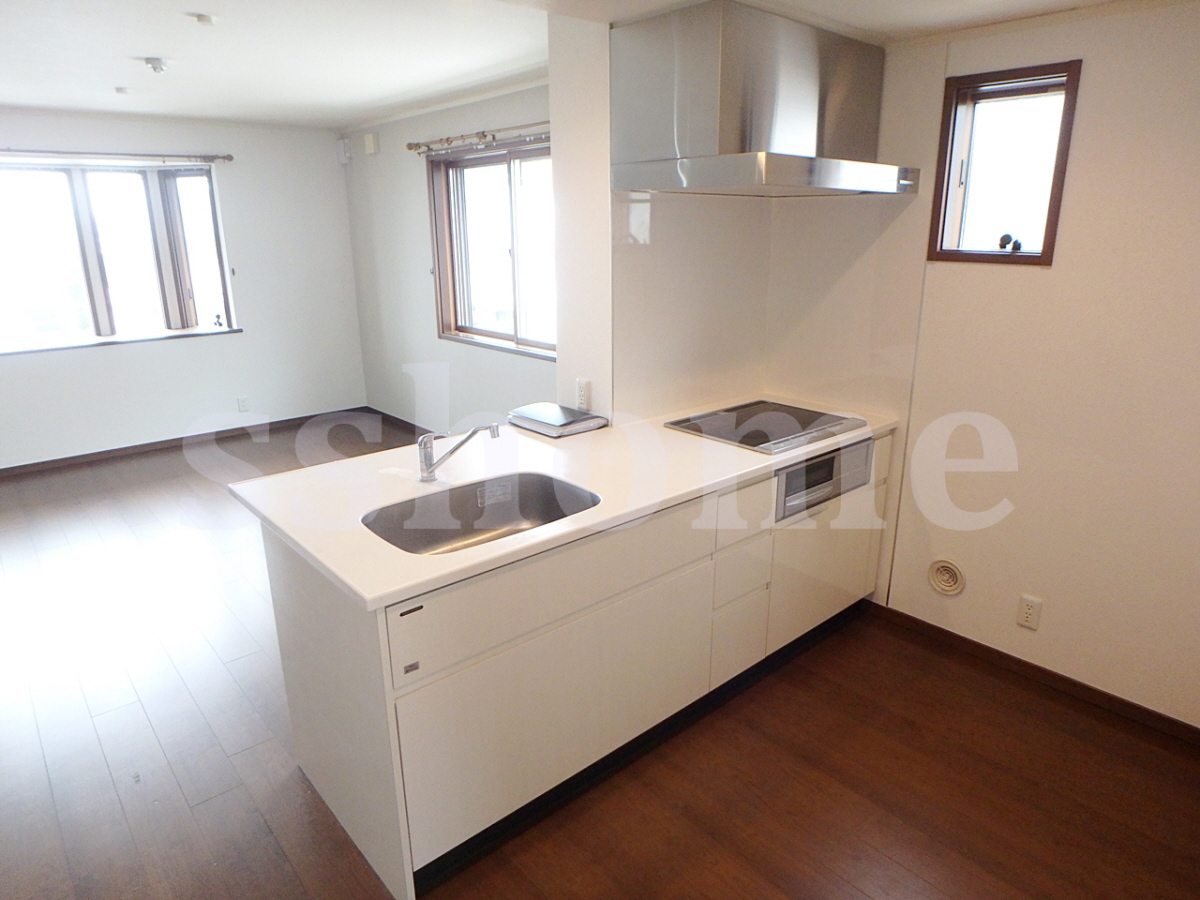 キッチン 広々カウンターキッチン☆3口のIHコンロ♪ 写真3