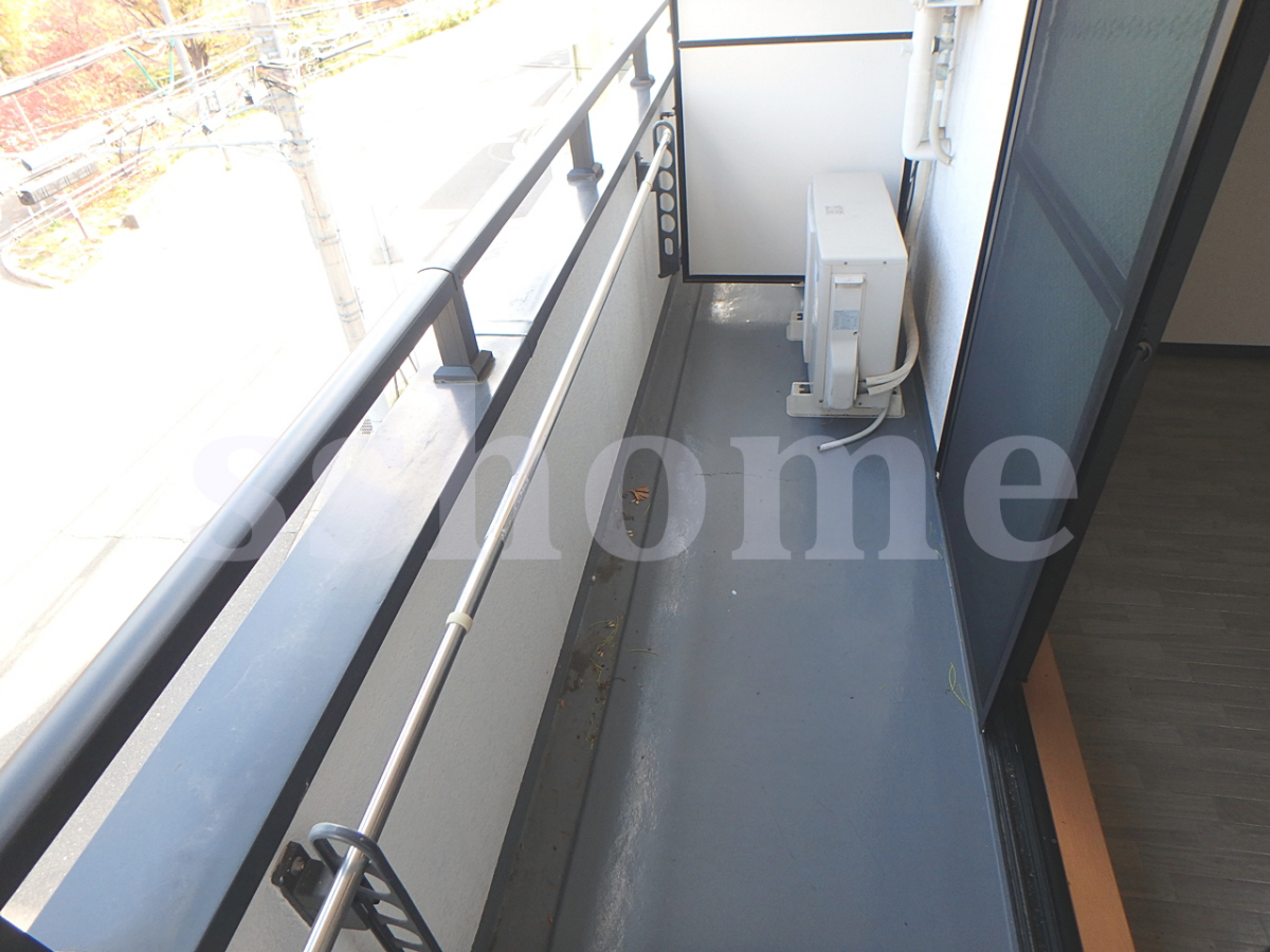 バルコニー・ベランダ 洗濯ものは内側に干せます☆ 写真20