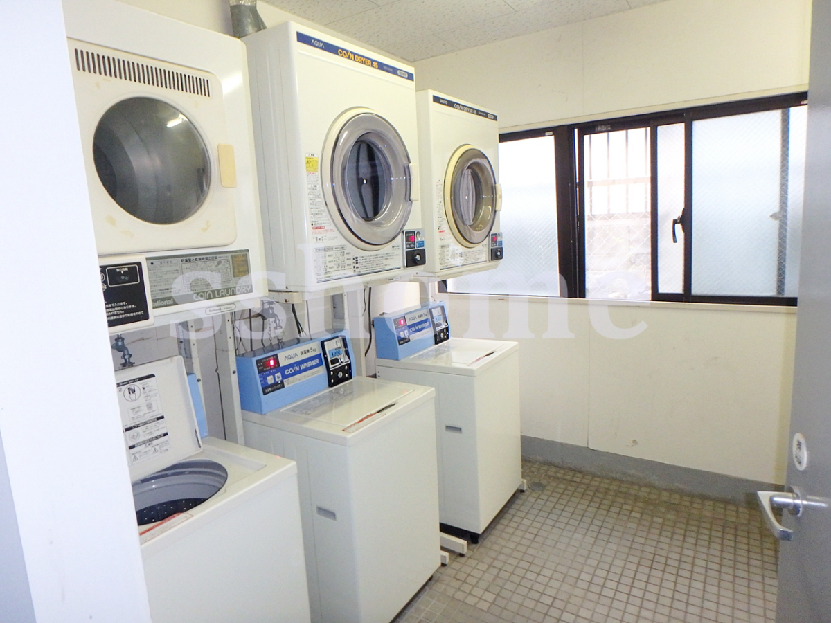 共用部 コインランドリーがあります☆ 写真29