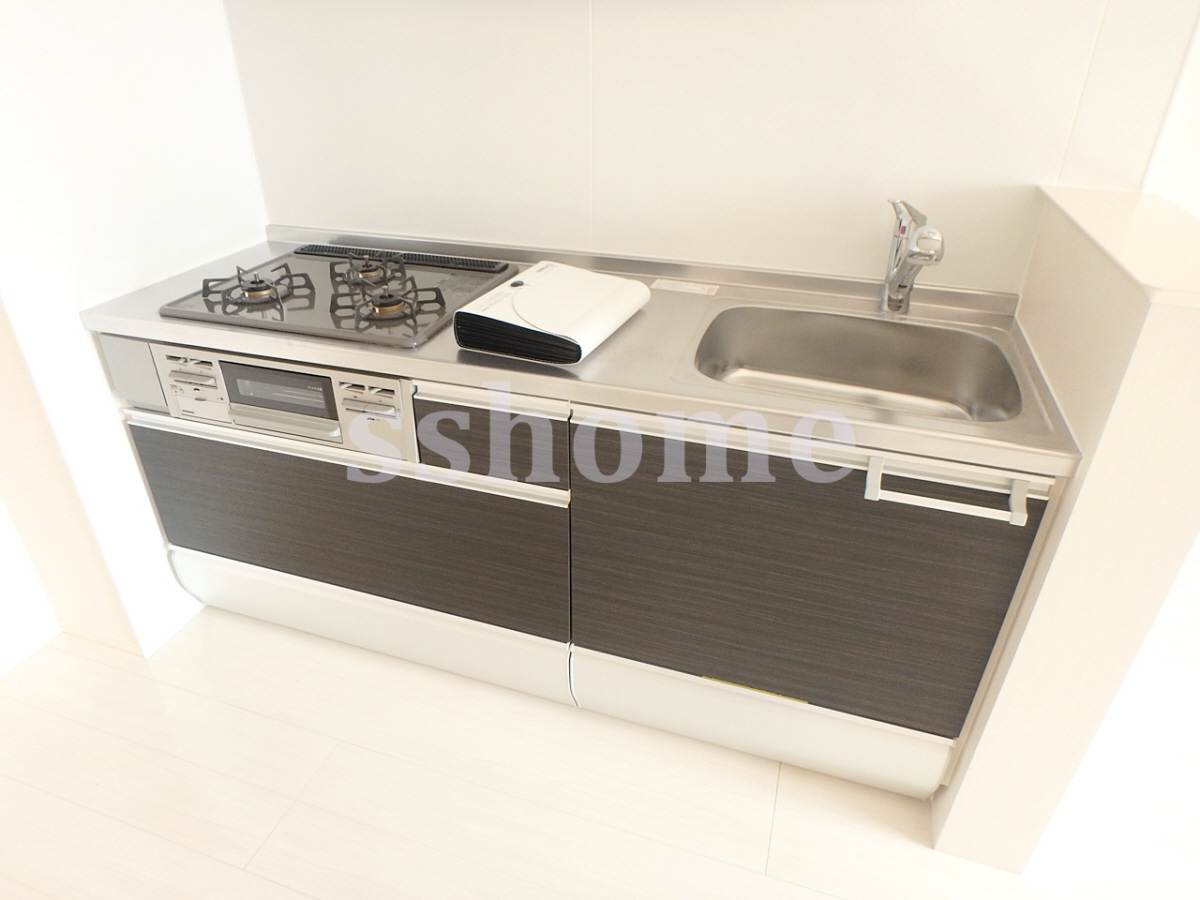 キッチン 3口ガスコンロ付きのシステムカウンターキッチンです☆ 写真3