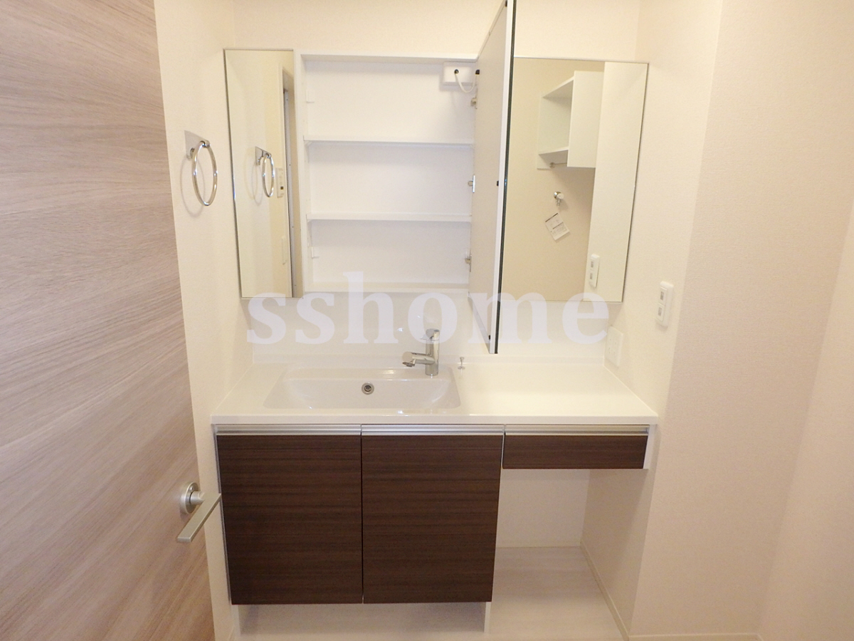 洗面所 大きな洗面化粧台 写真9