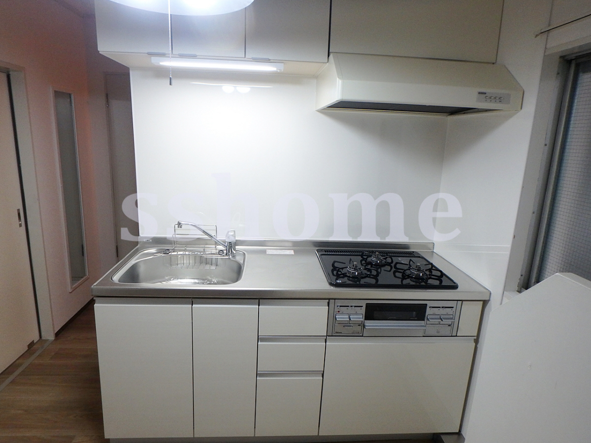 キッチン ガス3口コンロの大きなキッチン 写真3