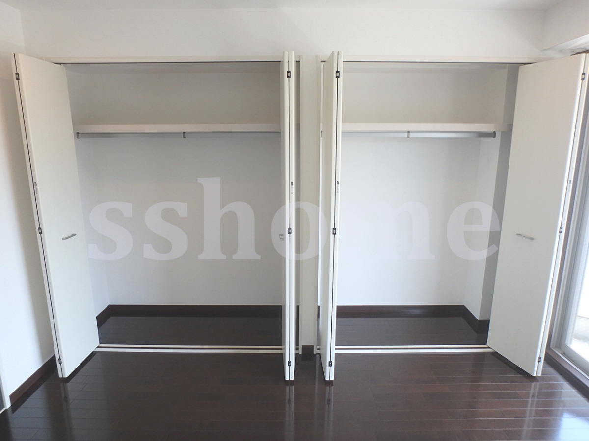 収納 壁一面の大きなクローゼット☆ 写真5