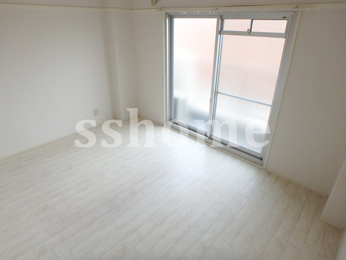 寝室 白基調で統一されたお部屋です☆ 写真15