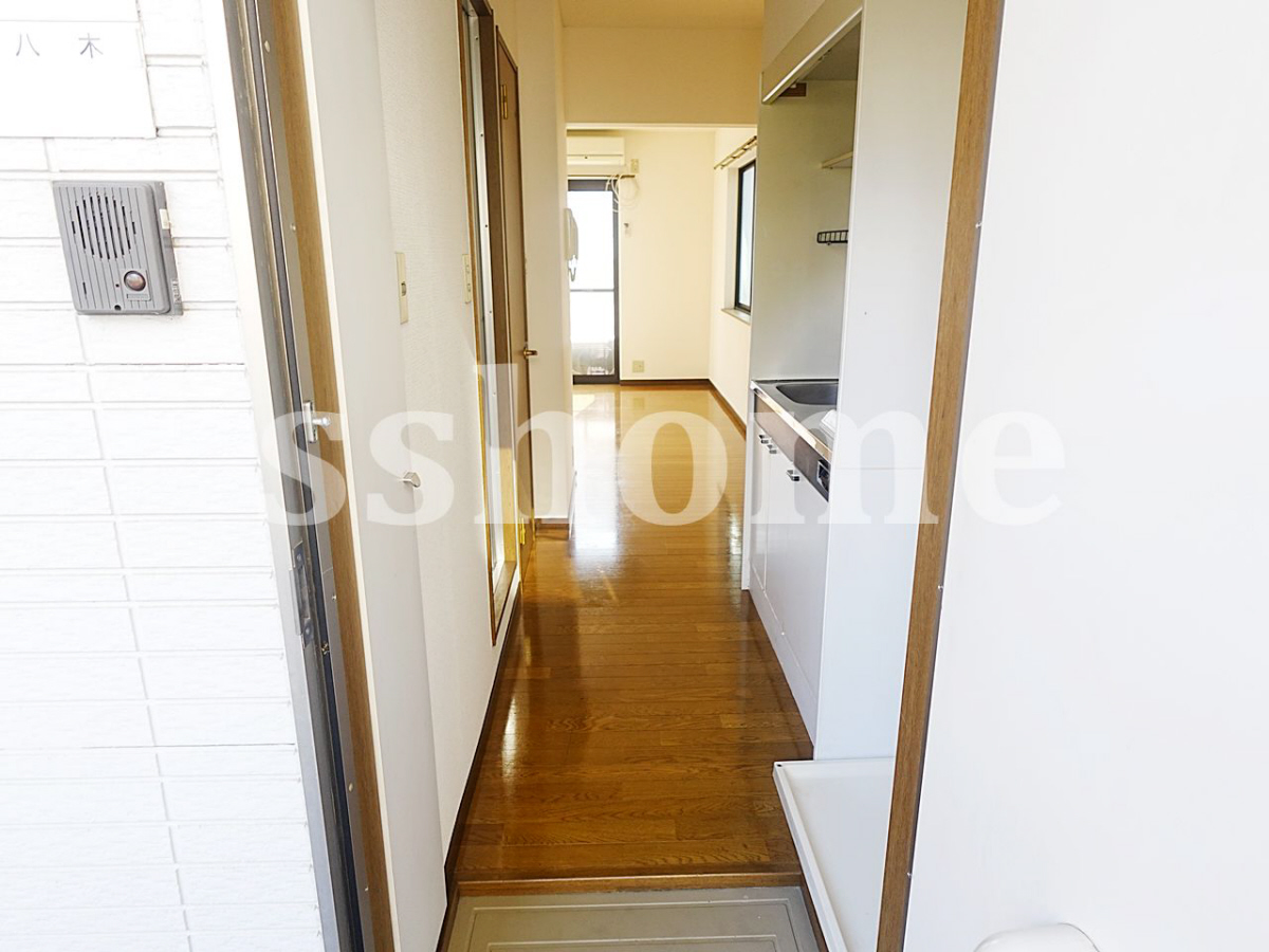 玄関 ちょっと狭いです 写真12