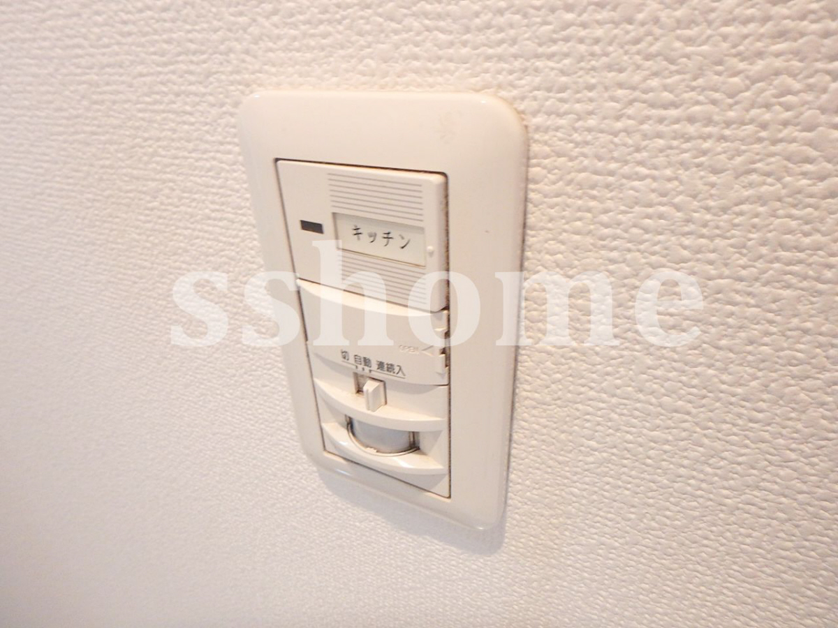 設備 玄関のライトはセンサー式です。 写真19