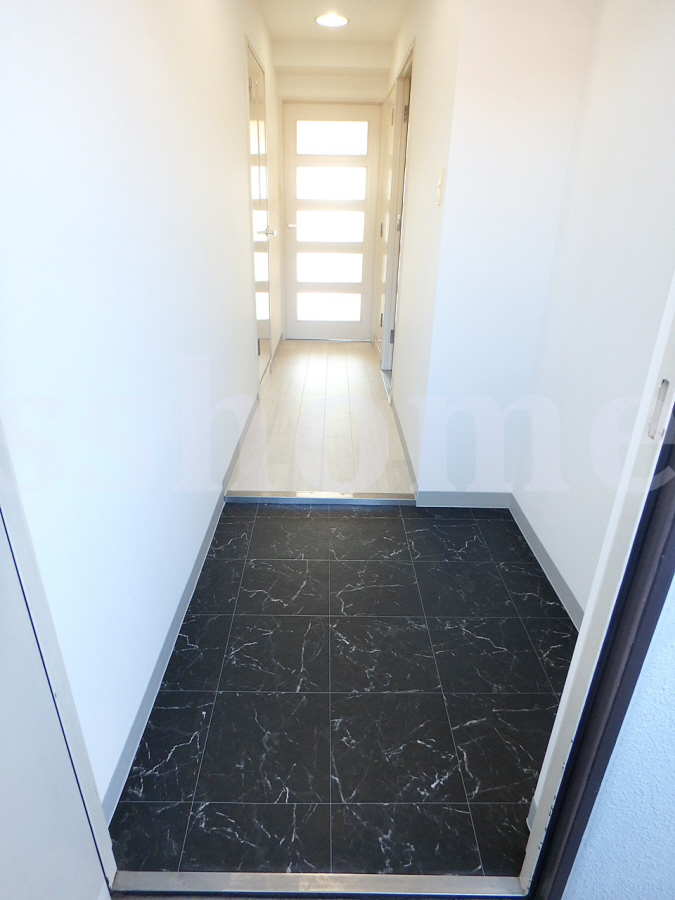 玄関 玄関広々としています 写真12