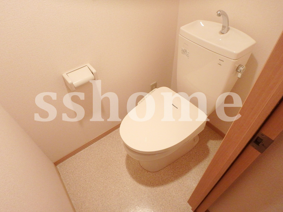 トイレ 温水洗浄便座 写真8