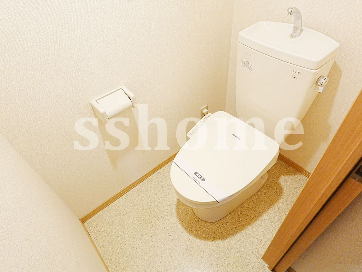 トイレ 温水洗浄便座 写真8