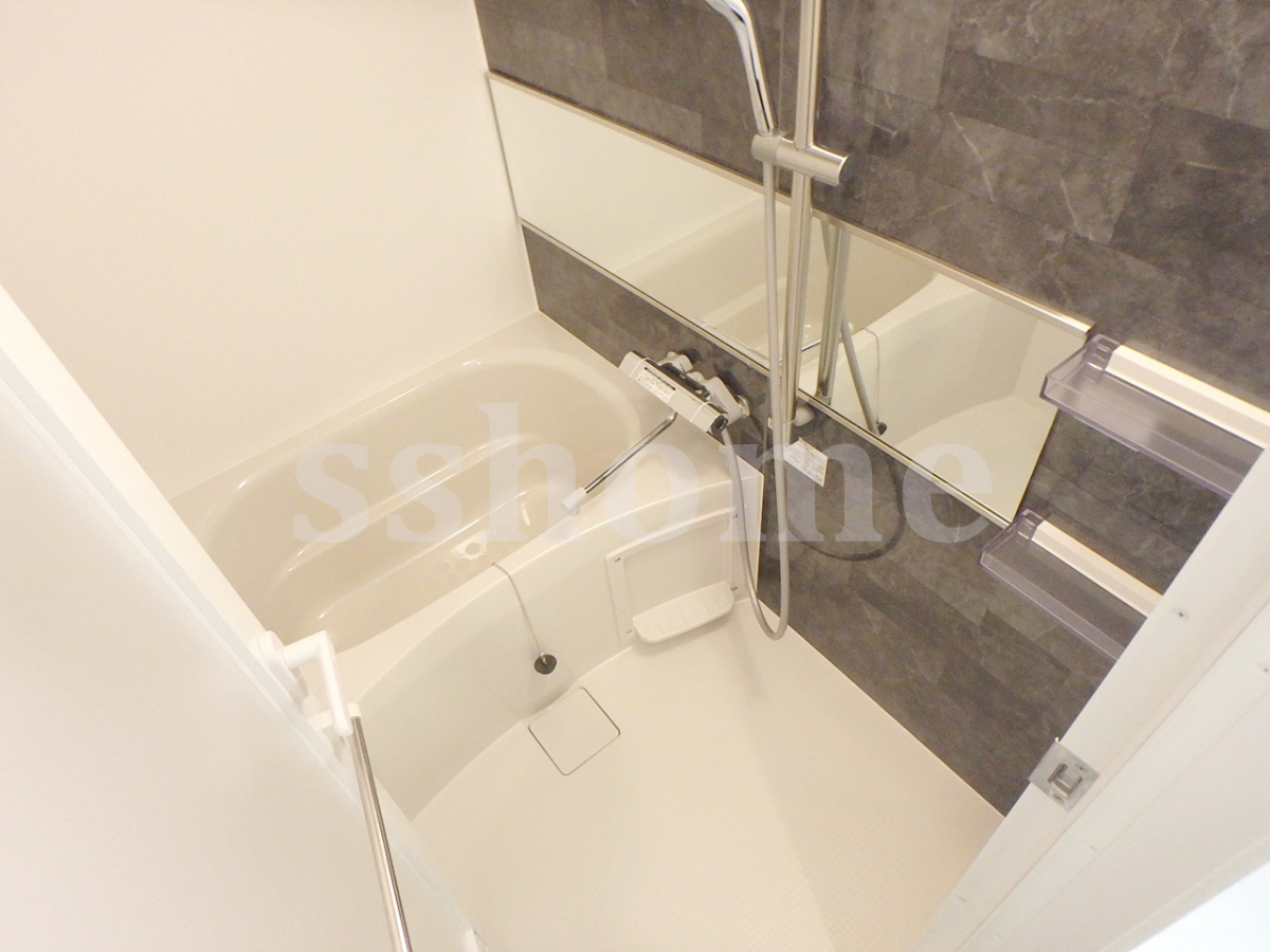 バス きれいなデザインバス☆ 写真4