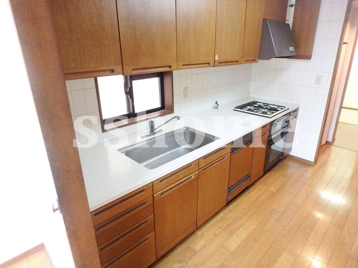 キッチン 4口コンロのシステムキッチン☆食洗機付き☆ 写真3