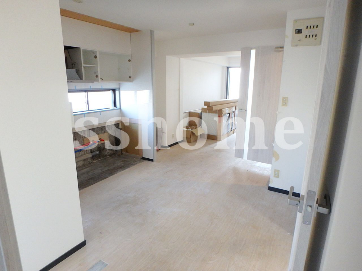 リビング 広々リビング♪改装中です 写真2