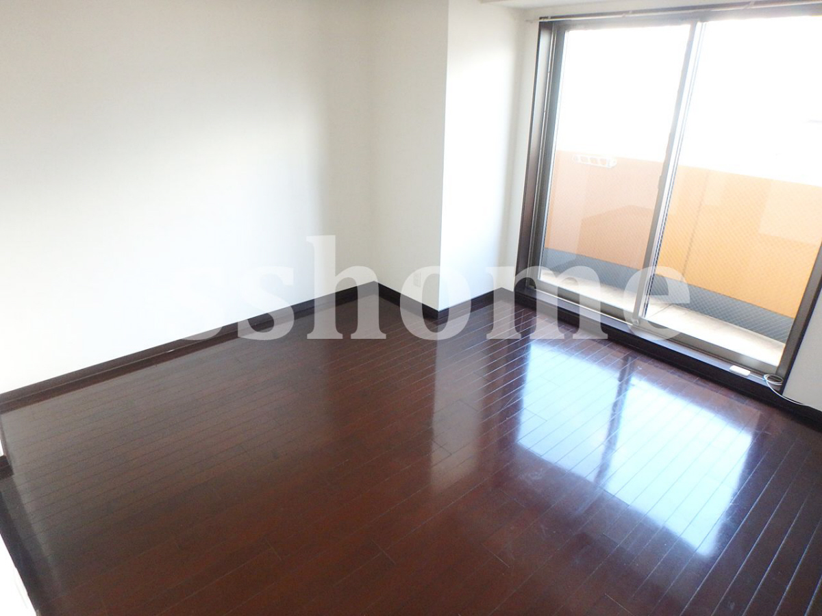 内装 床が光ってます 写真14