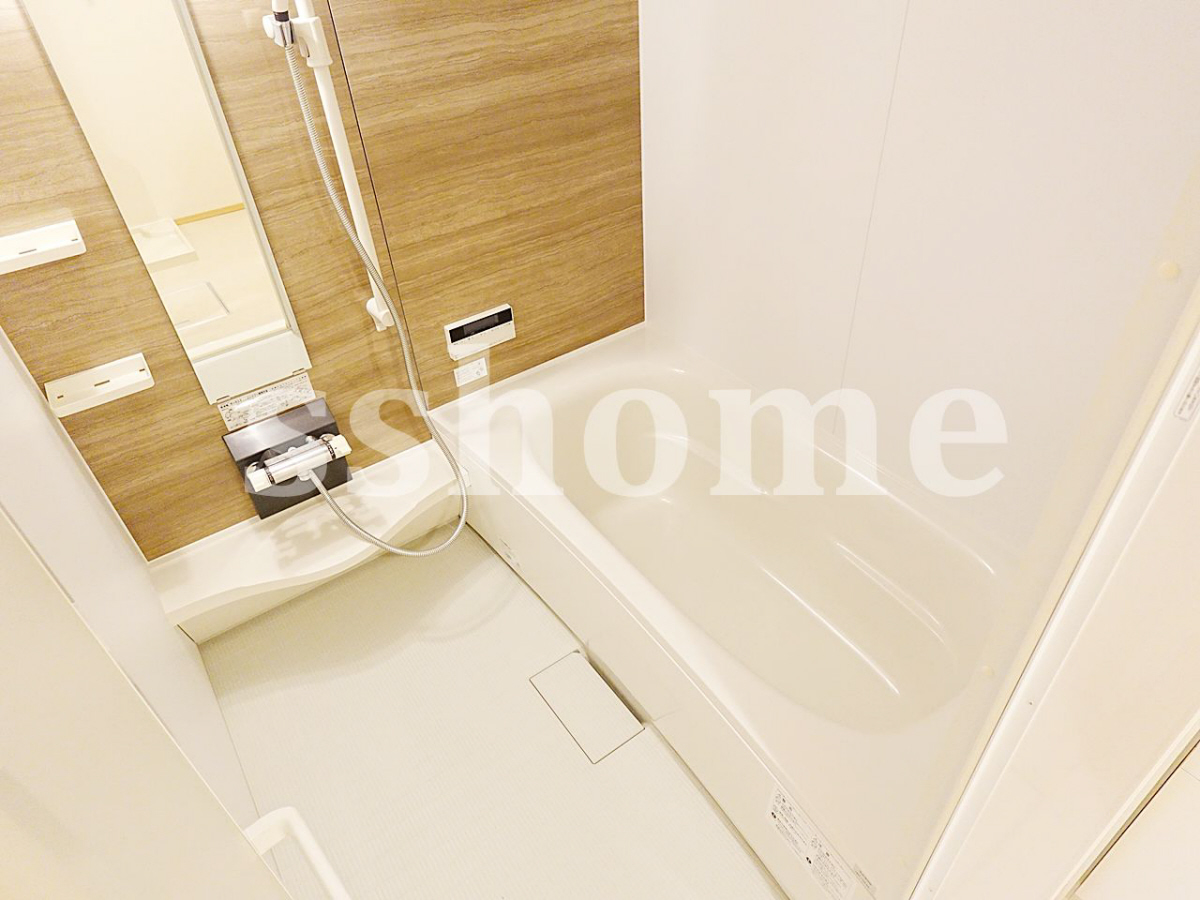 バス 追い焚き機能付き広々バスルーム☆ 写真4