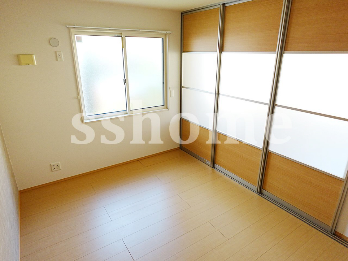 寝室 窓からの光が明るい洋室☆ 写真15