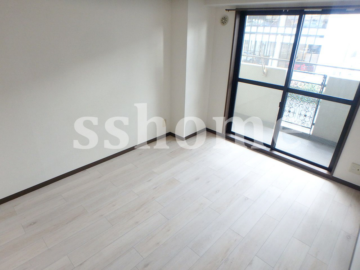 リビング 南向きで明るいお部屋です♪ 写真2