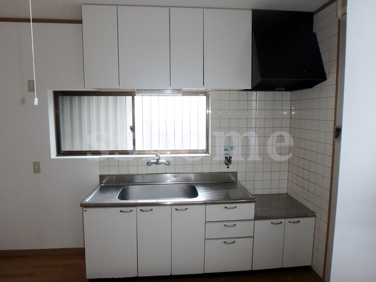 キッチン 窓がある広いキッチンです☆ 写真3