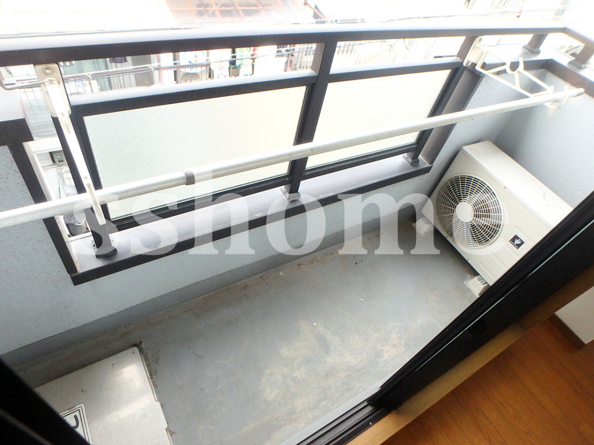 バルコニー・ベランダ バルコニー☆洗濯物は内側に入れれます♪ 写真10