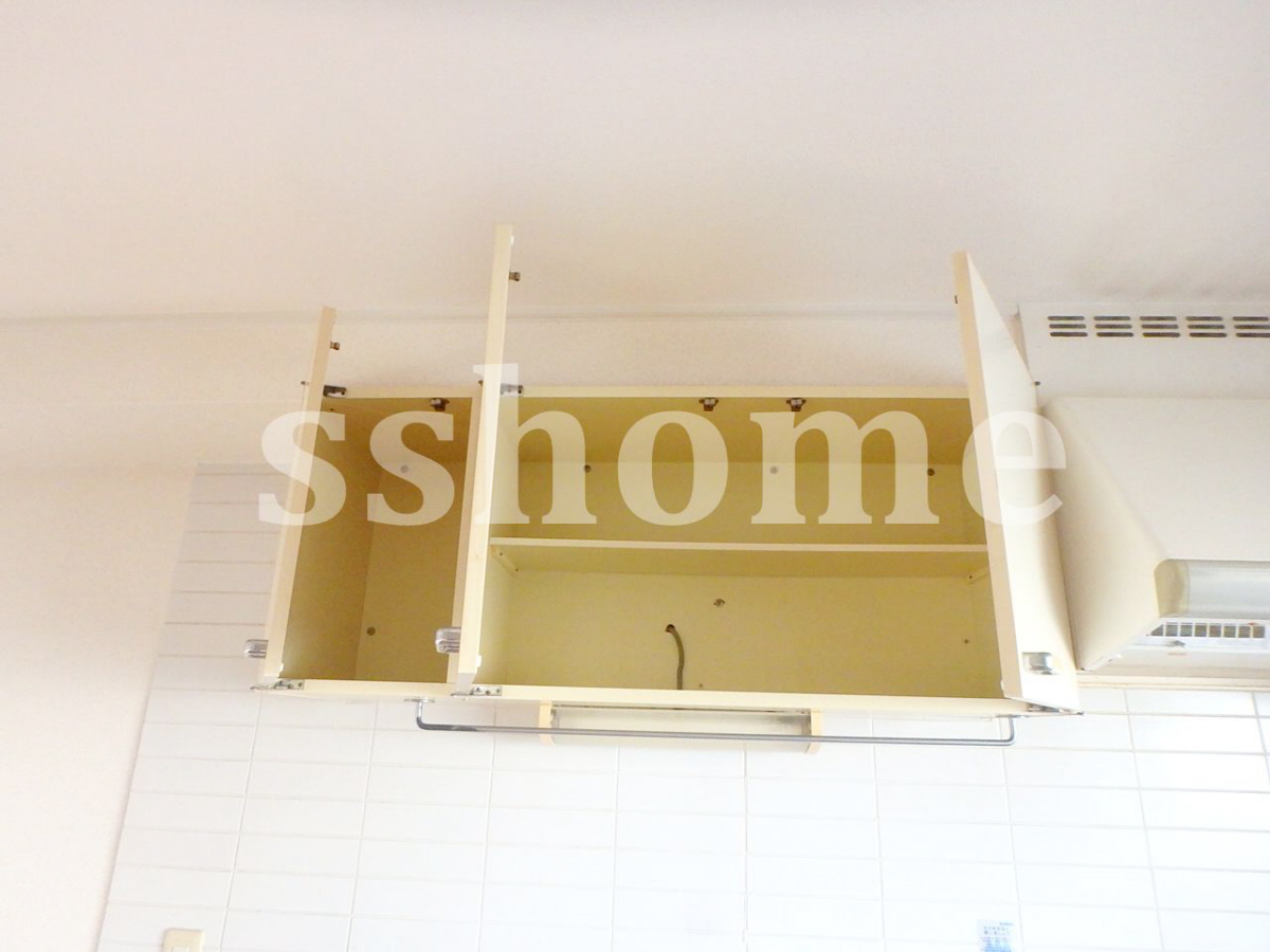 キッチン キッチン上部の吊戸棚 写真16