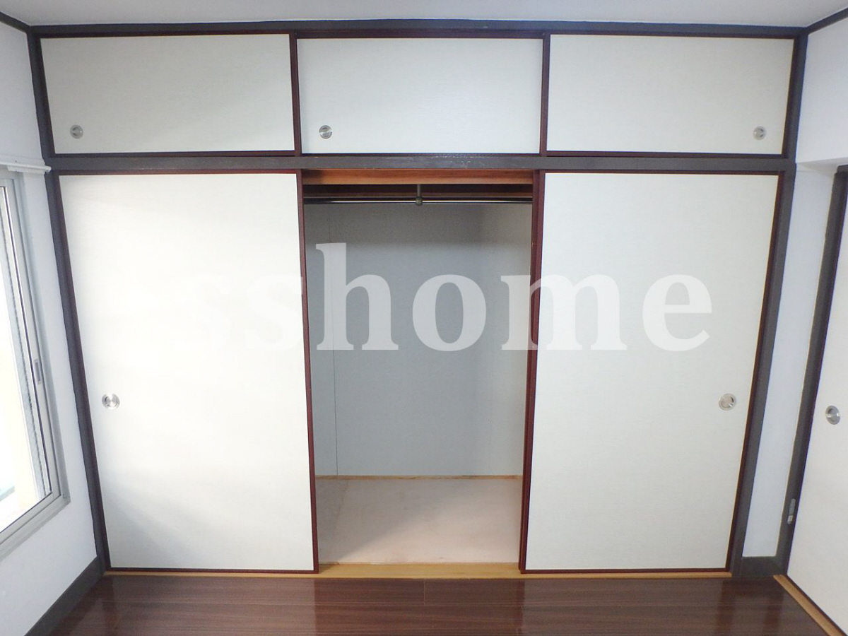 収納 奥行のある大きな押し入れです☆ 写真5